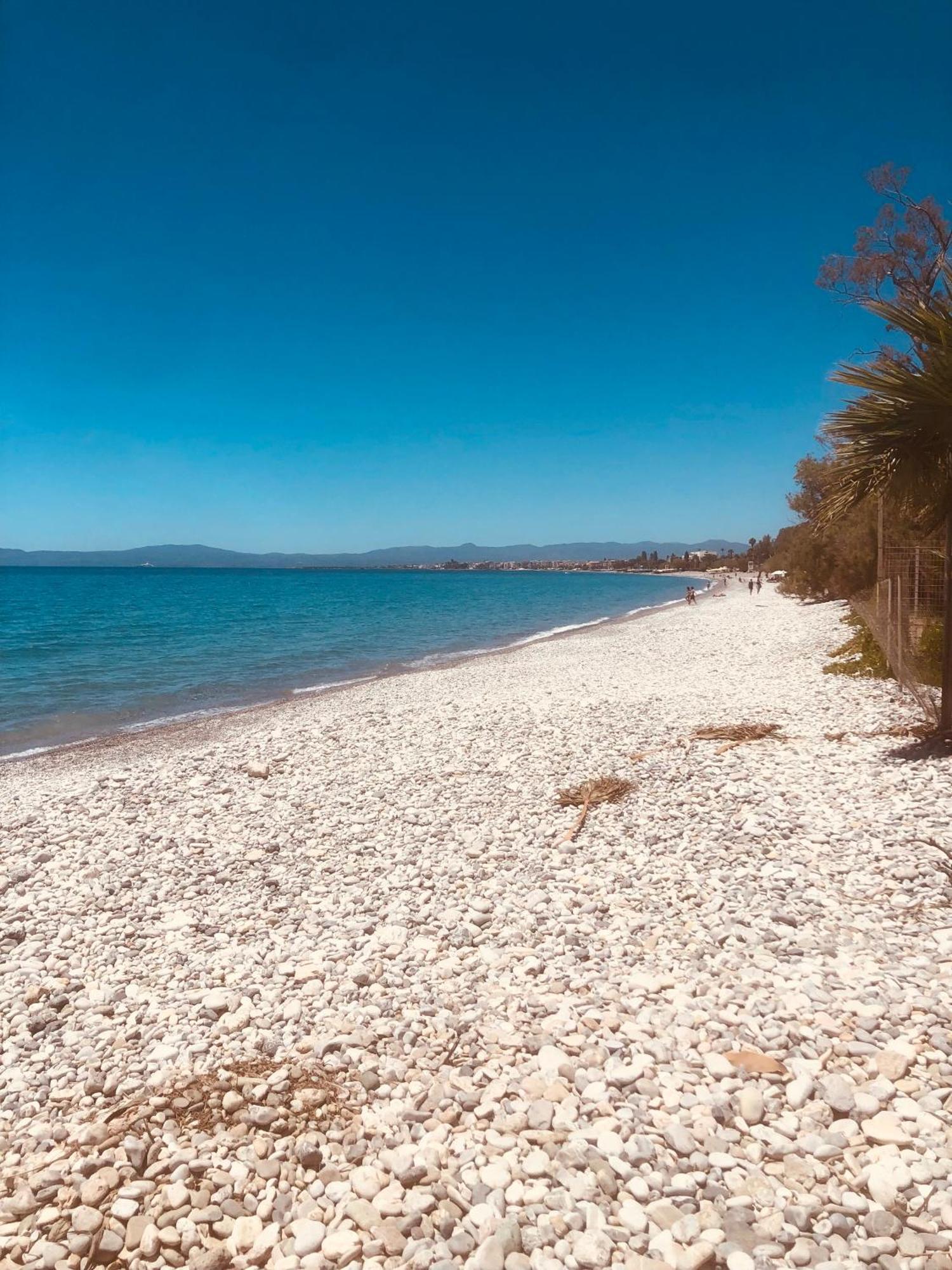 Barreira Beachfront Rooms 6 Kalamata Exterior photo