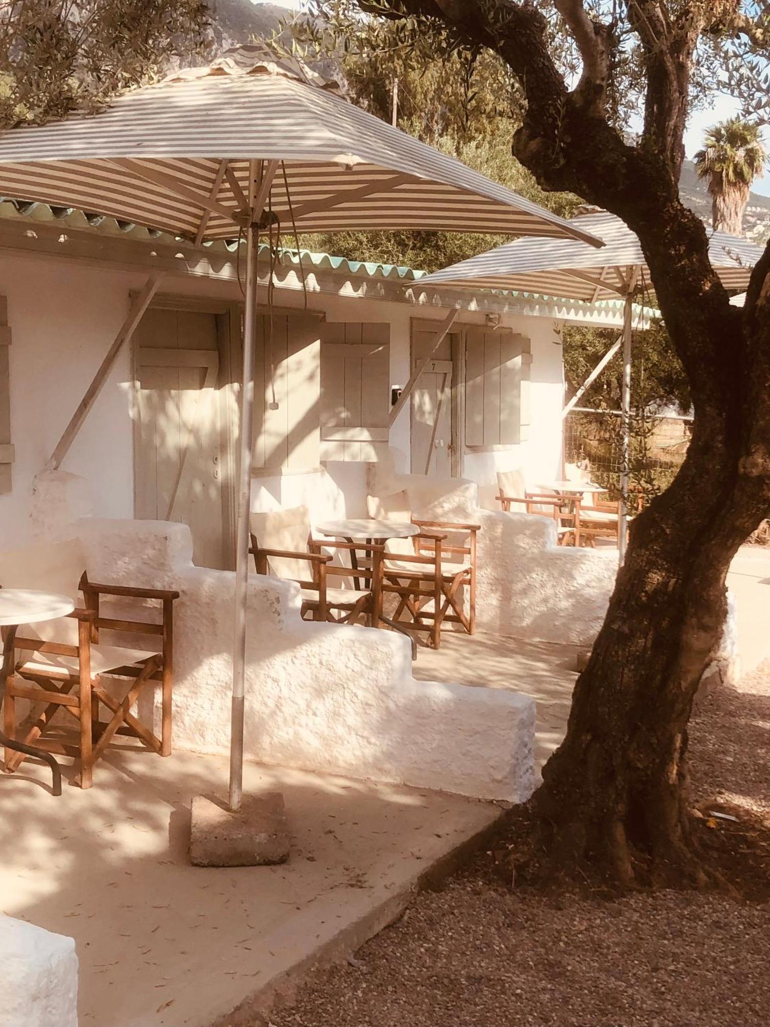 Barreira Beachfront Rooms 6 Kalamata Exterior photo