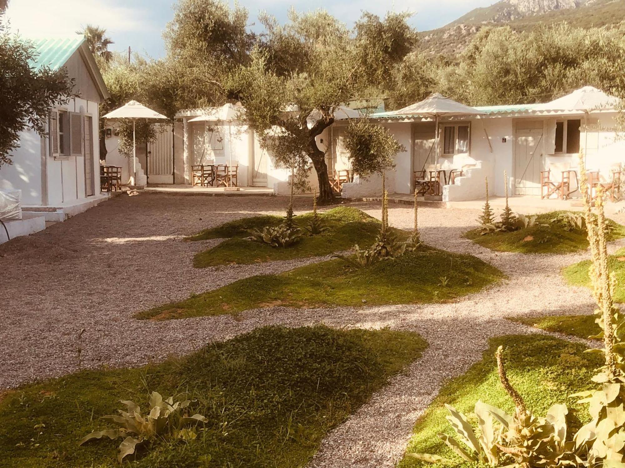 Barreira Beachfront Rooms 6 Kalamata Exterior photo